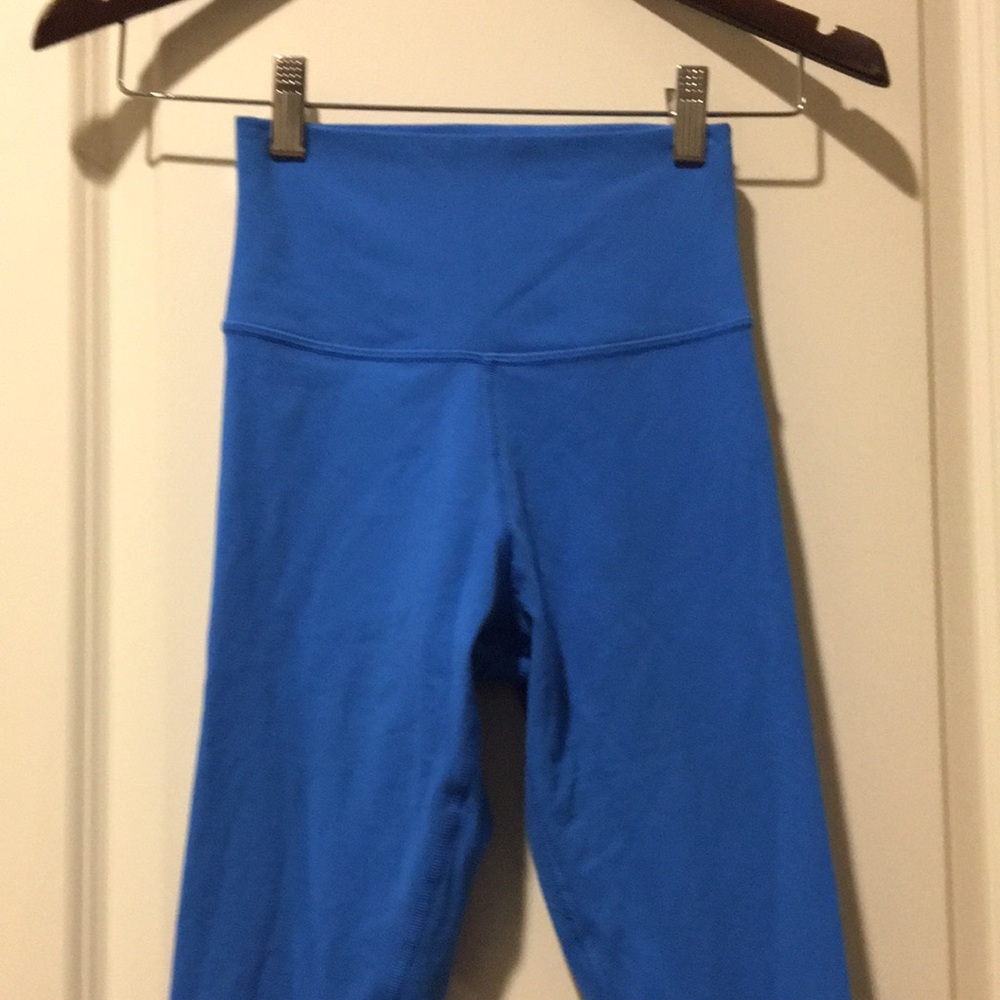 Lululemon Athletica womens leggings lovely blue no tags see measurements below